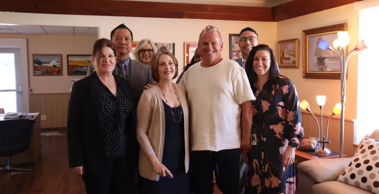 Rep Castor visits SVdP CARES to Honor Veterans